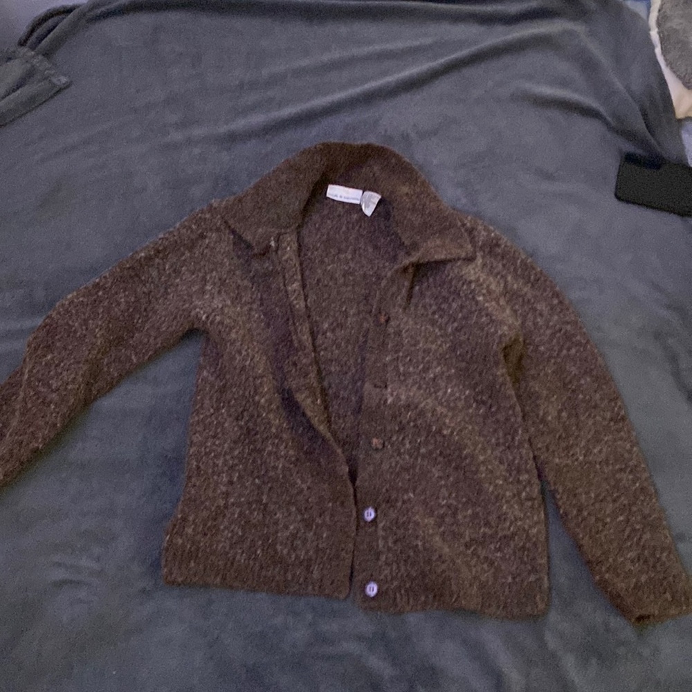 Small women’s brown sweater